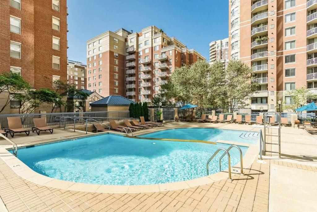 Bright Apartment Walk To Ballston Metro Arlington Exterior foto